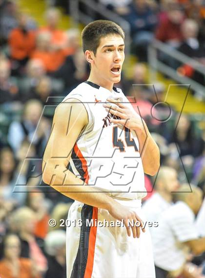 Thumbnail 1 in Mason vs. Wilmington (OHSAA Southwest Sectional Playoff) photogallery.