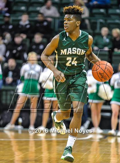 Thumbnail 1 in Mason vs. Wilmington (OHSAA Southwest Sectional Playoff) photogallery.