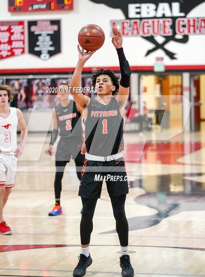 Thumbnail 3 in Monte Vista vs. Pittsburg (CIF NCS D1 1st Round) photogallery.