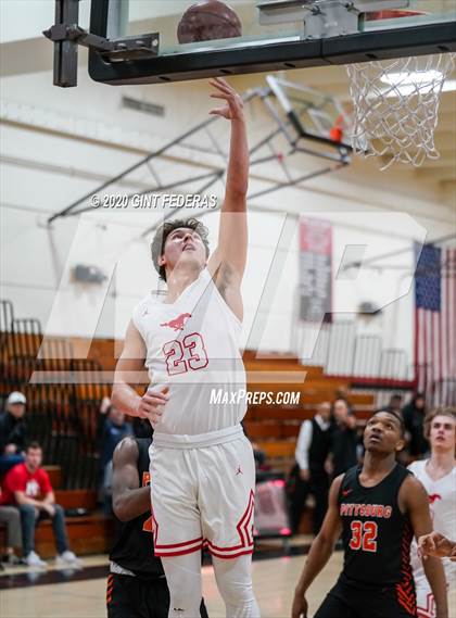 Thumbnail 1 in Monte Vista vs. Pittsburg (CIF NCS D1 1st Round) photogallery.