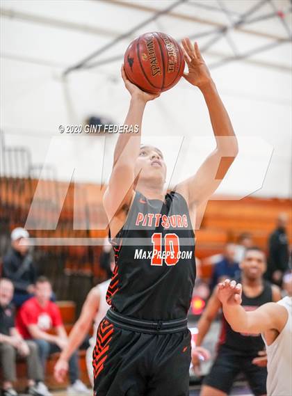 Thumbnail 3 in Monte Vista vs. Pittsburg (CIF NCS D1 1st Round) photogallery.
