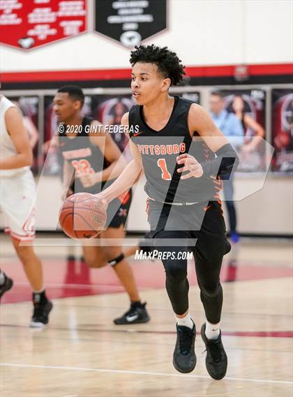Thumbnail 3 in Monte Vista vs. Pittsburg (CIF NCS D1 1st Round) photogallery.