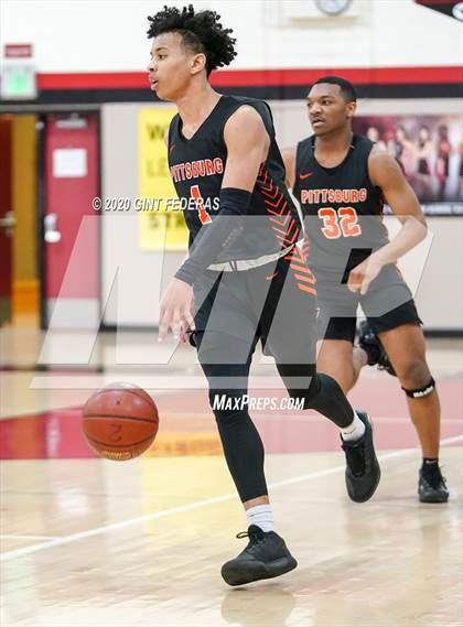 Thumbnail 1 in Monte Vista vs. Pittsburg (CIF NCS D1 1st Round) photogallery.