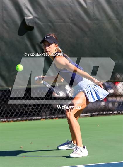 Thumbnail 3 in Myers Park vs Hoggard (NCHSAA 8A Dual Team Final) photogallery.