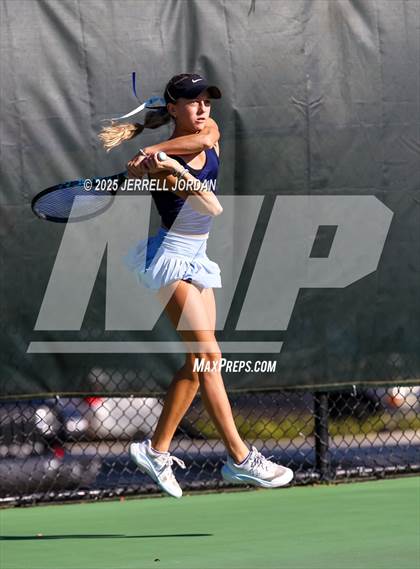 Thumbnail 1 in Myers Park vs Hoggard (NCHSAA 8A Dual Team Final) photogallery.