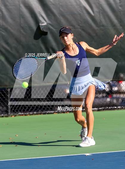 Thumbnail 2 in Myers Park vs Hoggard (NCHSAA 8A Dual Team Final) photogallery.