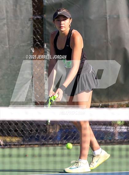 Thumbnail 1 in Myers Park vs Hoggard (NCHSAA 8A Dual Team Final) photogallery.