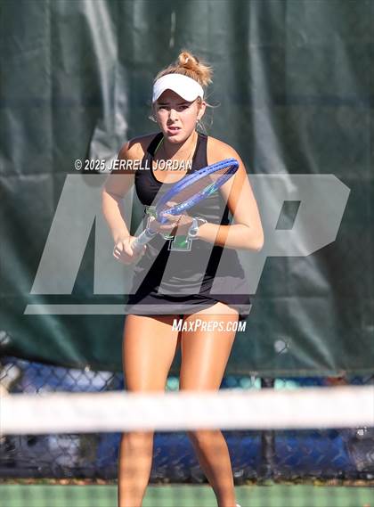 Thumbnail 1 in Myers Park vs Hoggard (NCHSAA 8A Dual Team Final) photogallery.