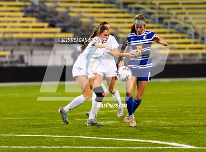 Thumbnail 2 in Chippewa vs Madeira (OHSAA Division V Final) photogallery.