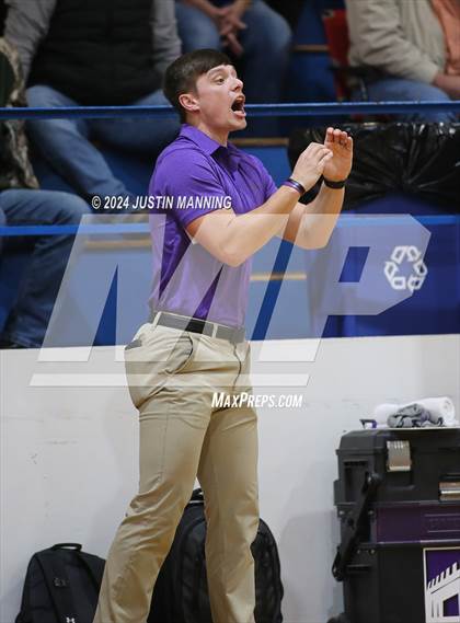 Thumbnail 2 in Centerpoint vs. Harmony Grove (AAA 3A-7 District Final) photogallery.