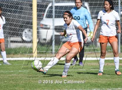 Thumbnail 2 in Lee [Robert E.] vs Burbank (SAISD Tournament) photogallery.