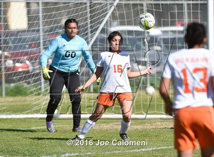 Thumbnail 2 in Lee [Robert E.] vs Burbank (SAISD Tournament) photogallery.