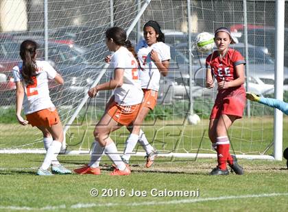 Thumbnail 3 in Lee [Robert E.] vs Burbank (SAISD Tournament) photogallery.