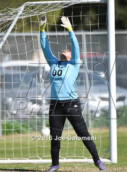 Thumbnail 3 in Lee [Robert E.] vs Burbank (SAISD Tournament) photogallery.