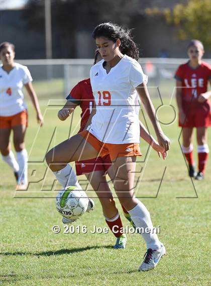 Thumbnail 3 in Lee [Robert E.] vs Burbank (SAISD Tournament) photogallery.