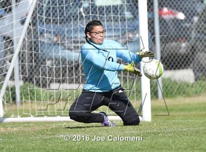 Thumbnail 1 in Lee [Robert E.] vs Burbank (SAISD Tournament) photogallery.