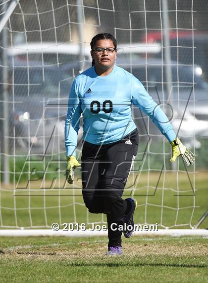 Thumbnail 2 in Lee [Robert E.] vs Burbank (SAISD Tournament) photogallery.