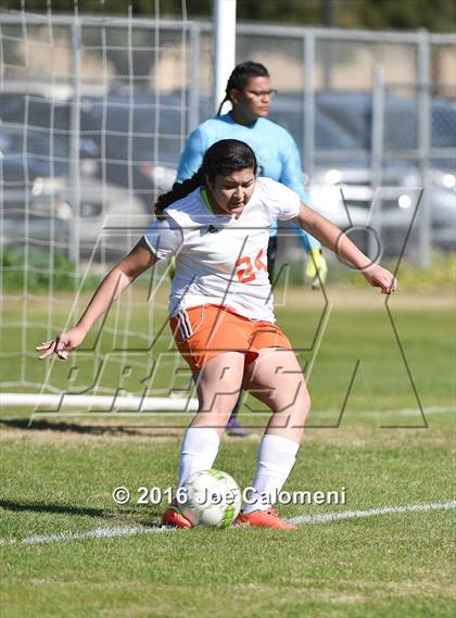Thumbnail 1 in Lee [Robert E.] vs Burbank (SAISD Tournament) photogallery.