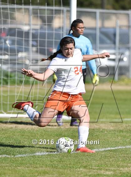 Thumbnail 3 in Lee [Robert E.] vs Burbank (SAISD Tournament) photogallery.