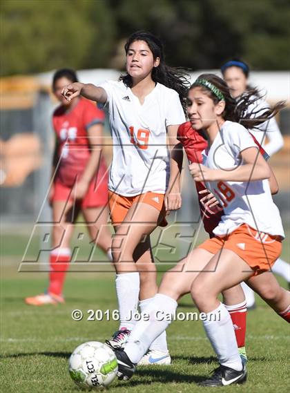 Thumbnail 3 in Lee [Robert E.] vs Burbank (SAISD Tournament) photogallery.