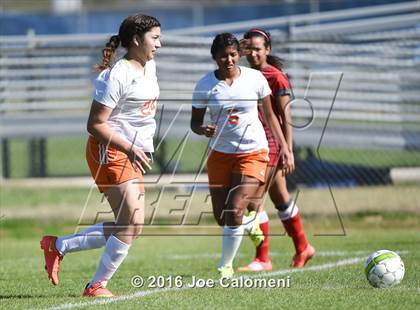 Thumbnail 1 in Lee [Robert E.] vs Burbank (SAISD Tournament) photogallery.