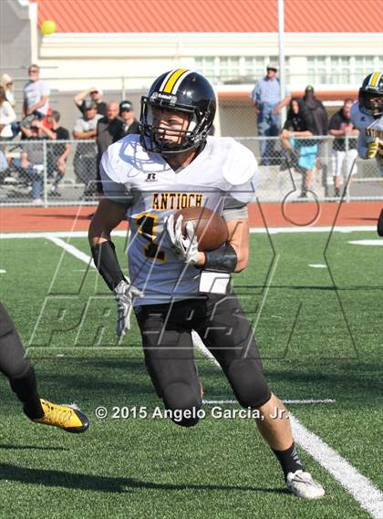 Thumbnail 2 in Antioch vs Pittsburg photogallery.
