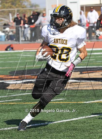 Thumbnail 2 in Antioch vs Pittsburg photogallery.