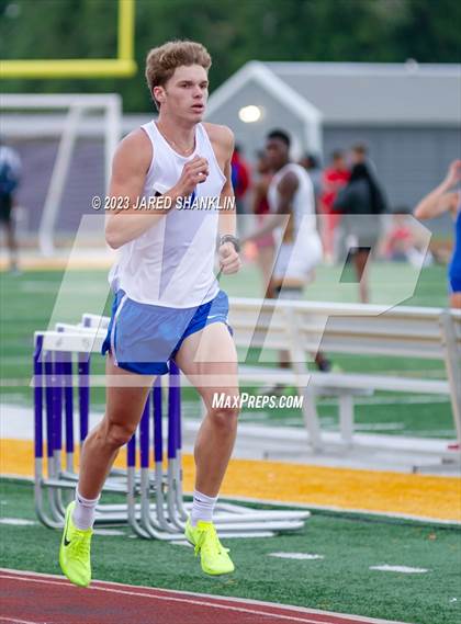 Thumbnail 1 in LHSAA Region 3-5A(Regional Track Meet) photogallery.