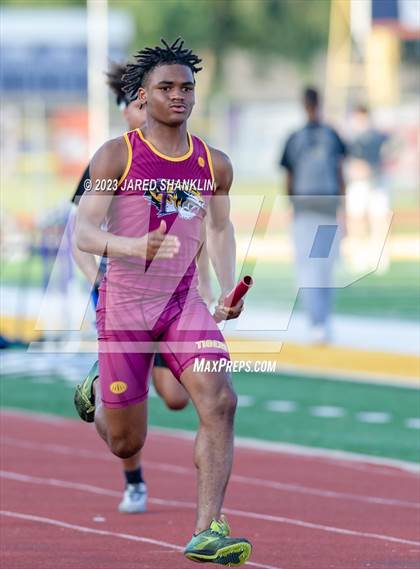 Thumbnail 3 in LHSAA Region 3-5A(Regional Track Meet) photogallery.
