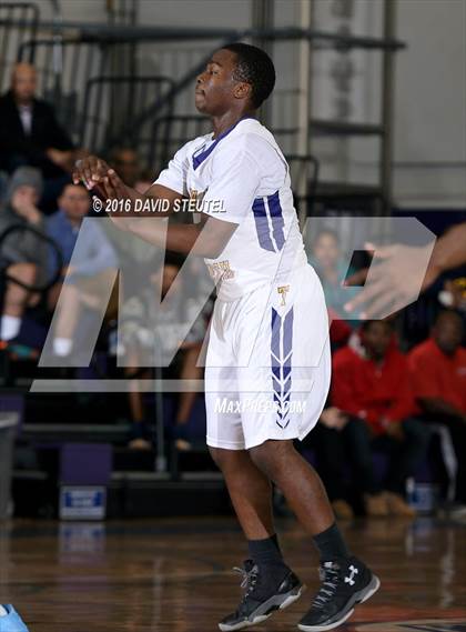Thumbnail 3 in Burbank vs. Oakland Tech (St. Hope Elite Classic) photogallery.