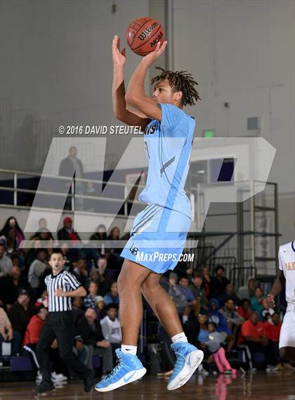 Thumbnail 2 in Burbank vs. Oakland Tech (St. Hope Elite Classic) photogallery.