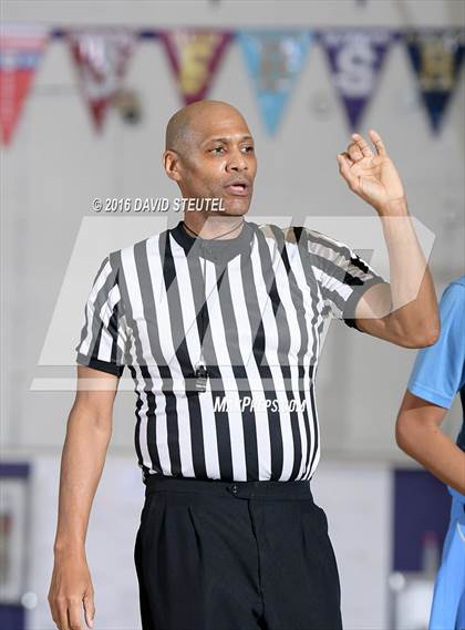 Thumbnail 2 in Burbank vs. Oakland Tech (St. Hope Elite Classic) photogallery.