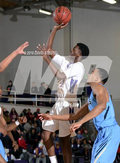 Thumbnail 3 in Burbank vs. Oakland Tech (St. Hope Elite Classic) photogallery.