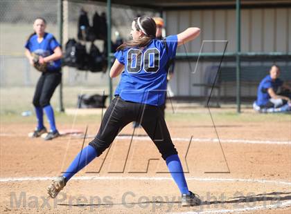 Thumbnail 3 in Gilmer vs. Beckville (Carthage TNT Tournament) photogallery.