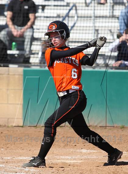 Thumbnail 2 in Gilmer vs. Beckville (Carthage TNT Tournament) photogallery.