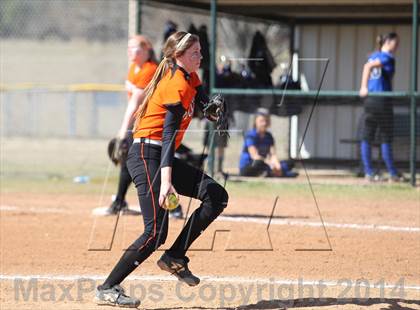 Thumbnail 3 in Gilmer vs. Beckville (Carthage TNT Tournament) photogallery.