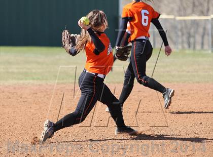 Thumbnail 3 in Gilmer vs. Beckville (Carthage TNT Tournament) photogallery.