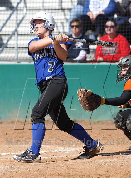 Thumbnail 3 in Gilmer vs. Beckville (Carthage TNT Tournament) photogallery.