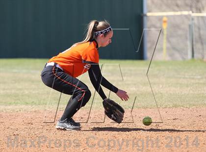 Thumbnail 3 in Gilmer vs. Beckville (Carthage TNT Tournament) photogallery.