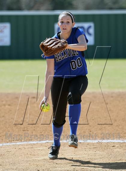 Thumbnail 3 in Gilmer vs. Beckville (Carthage TNT Tournament) photogallery.