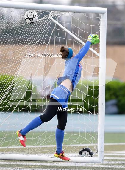 Thumbnail 3 in Granada Hills Charter vs. El Camino Real (CIF LA City Section D1 Final) photogallery.