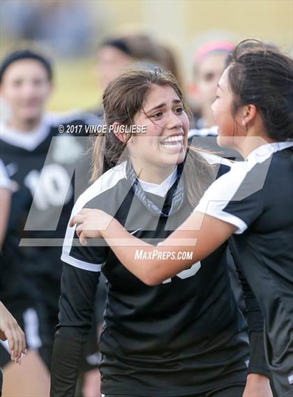 Thumbnail 2 in Granada Hills Charter vs. El Camino Real (CIF LA City Section D1 Final) photogallery.