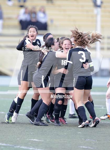 Thumbnail 3 in Granada Hills Charter vs. El Camino Real (CIF LA City Section D1 Final) photogallery.