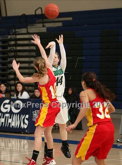 Thumbnail 3 in Mt. Carmel vs. Granada Hills (So Cal Holiday Prep Classic) photogallery.
