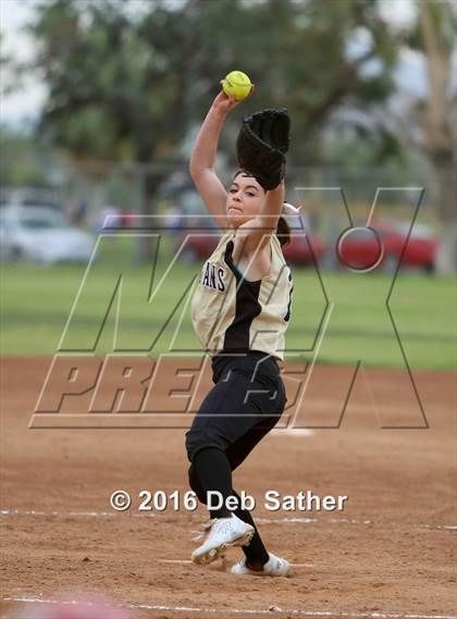 Thumbnail 3 in Yucca Valley vs Shadow Hills photogallery.