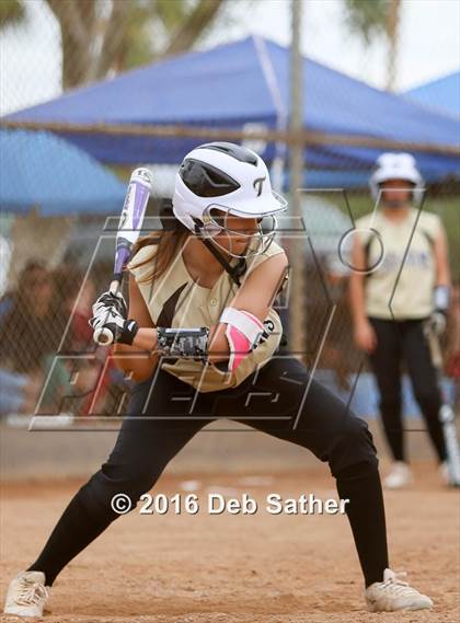 Thumbnail 3 in Yucca Valley vs Shadow Hills photogallery.