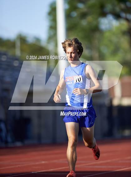 Thumbnail 1 in FHSAA District 3-2A (3200 Meter) photogallery.