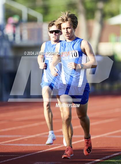 Thumbnail 1 in FHSAA District 3-2A (3200 Meter) photogallery.
