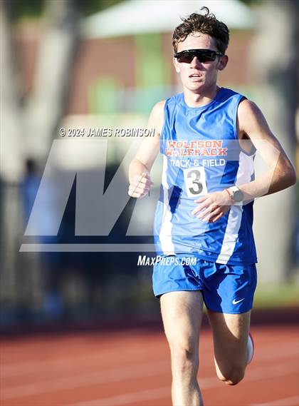 Thumbnail 3 in FHSAA District 3-2A (3200 Meter) photogallery.