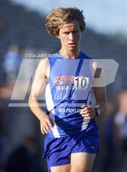 Thumbnail 1 in FHSAA District 3-2A (3200 Meter) photogallery.
